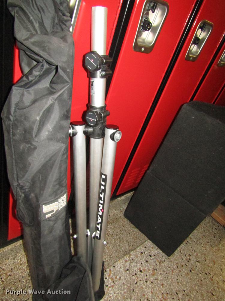 image for item EI9445 Peavey speakers