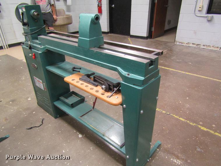 image for item EI9458 Grizzly wood lathe