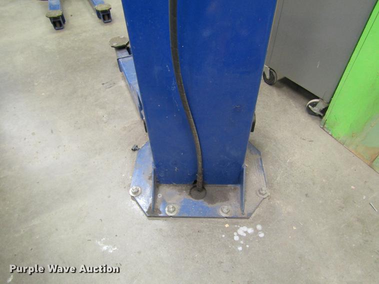 image for item EI9463 Maximizer two post car lift