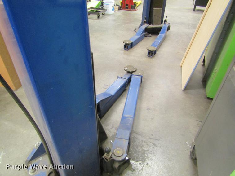 image for item EI9463 Maximizer two post car lift