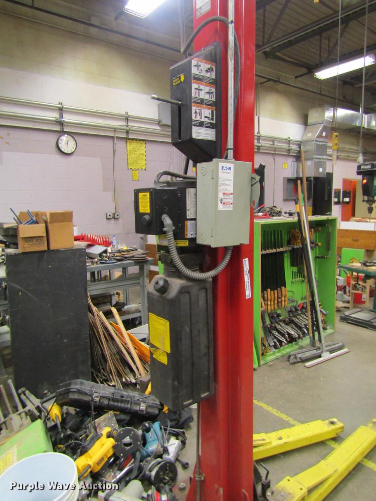 image for item EI9464 2003 Ammco two post car lift