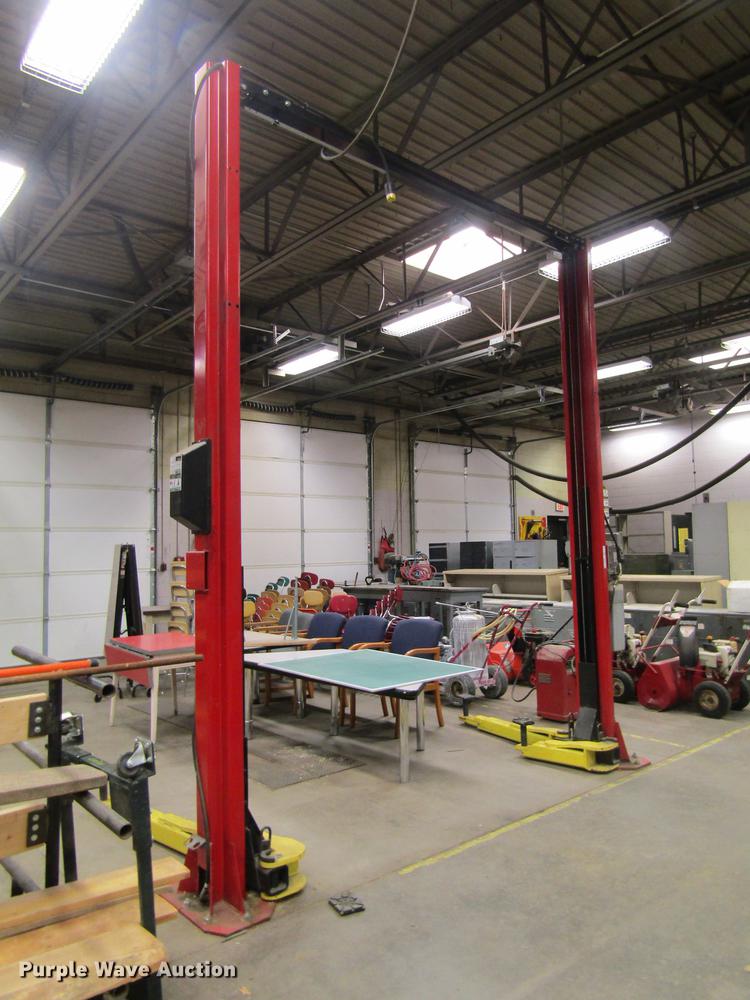 image for item EI9465 Ammco SU210SR1 two post car lift