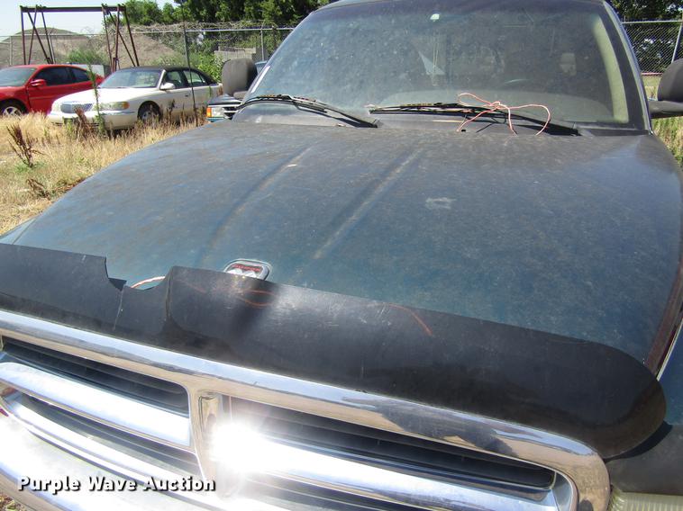 image for item EI9493 1997 Dodge Dakota Club Cab pickup truck