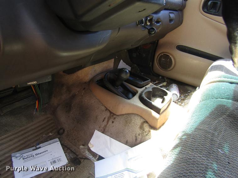 image for item EI9493 1997 Dodge Dakota Club Cab pickup truck