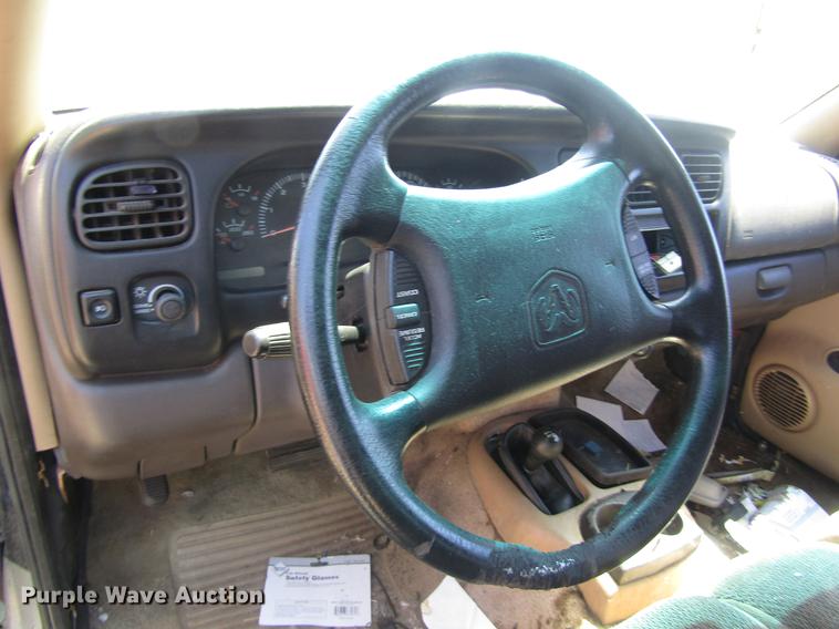 image for item EI9493 1997 Dodge Dakota Club Cab pickup truck