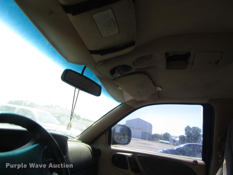 image for item EI9493 1997 Dodge Dakota Club Cab pickup truck