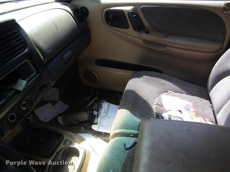 image for item EI9493 1997 Dodge Dakota Club Cab pickup truck