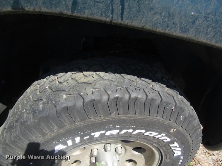 image for item EI9493 1997 Dodge Dakota Club Cab pickup truck