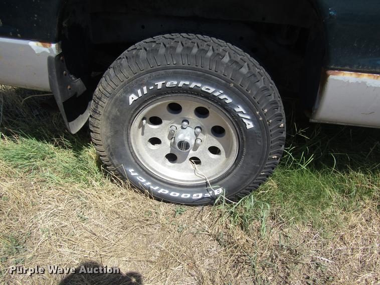 image for item EI9493 1997 Dodge Dakota Club Cab pickup truck