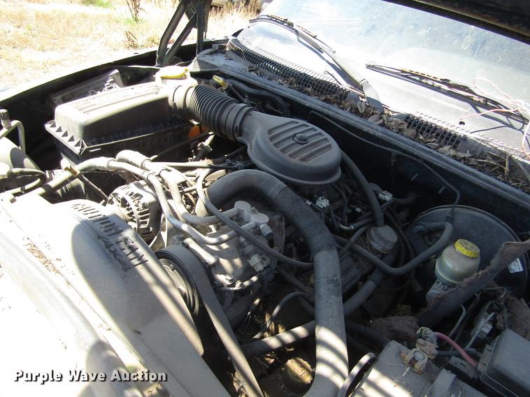 image for item EI9493 1997 Dodge Dakota Club Cab pickup truck