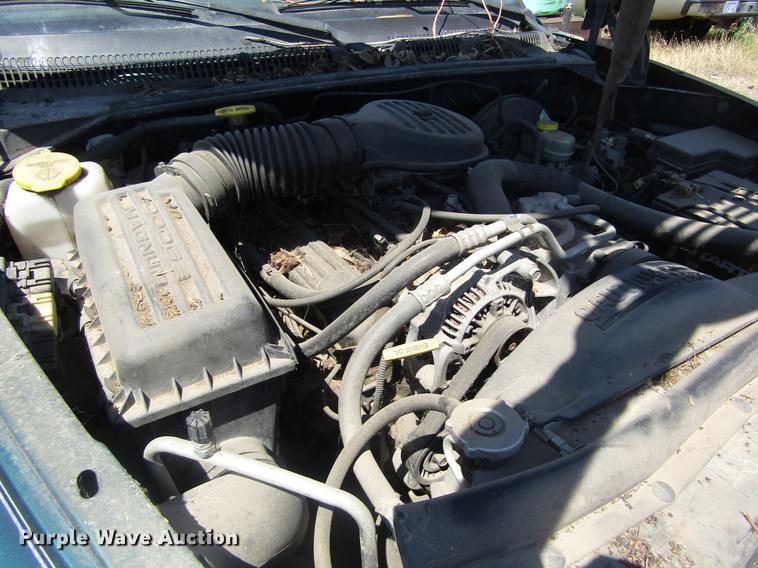 image for item EI9493 1997 Dodge Dakota Club Cab pickup truck