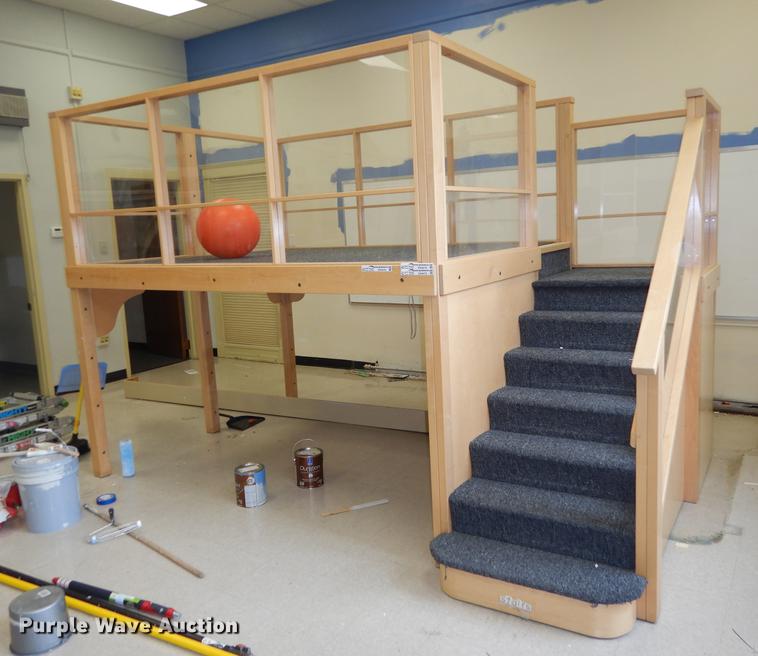 Play loft structure in Manhattan, KS | Item EK9475 sold | Purple Wave
