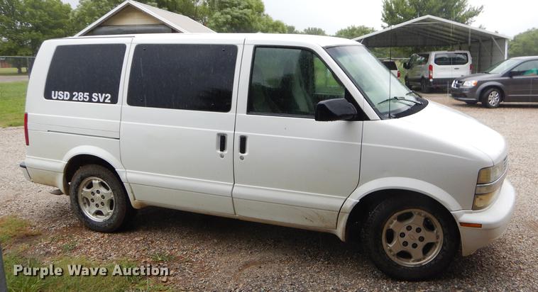 image for item EK9607 2005 Chevrolet Astro van
