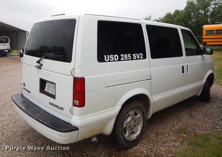 image for item EK9607 2005 Chevrolet Astro van