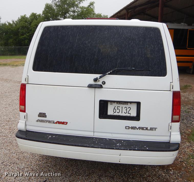 image for item EK9607 2005 Chevrolet Astro van