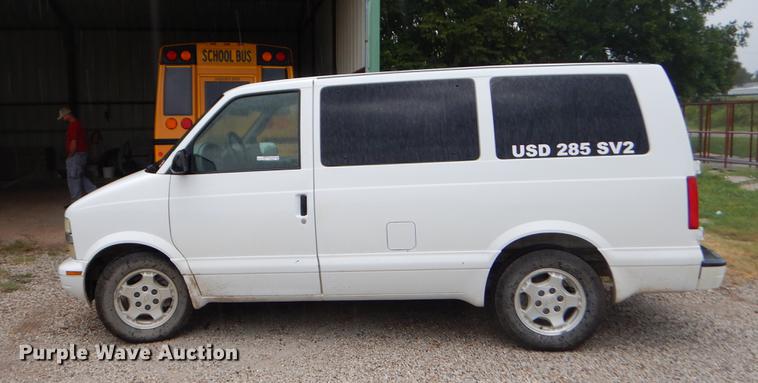 image for item EK9607 2005 Chevrolet Astro van