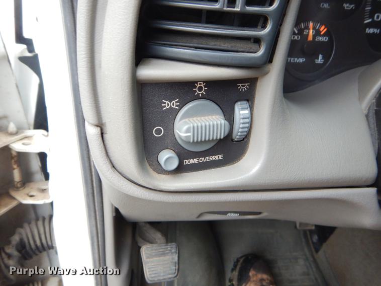 image for item EK9607 2005 Chevrolet Astro van