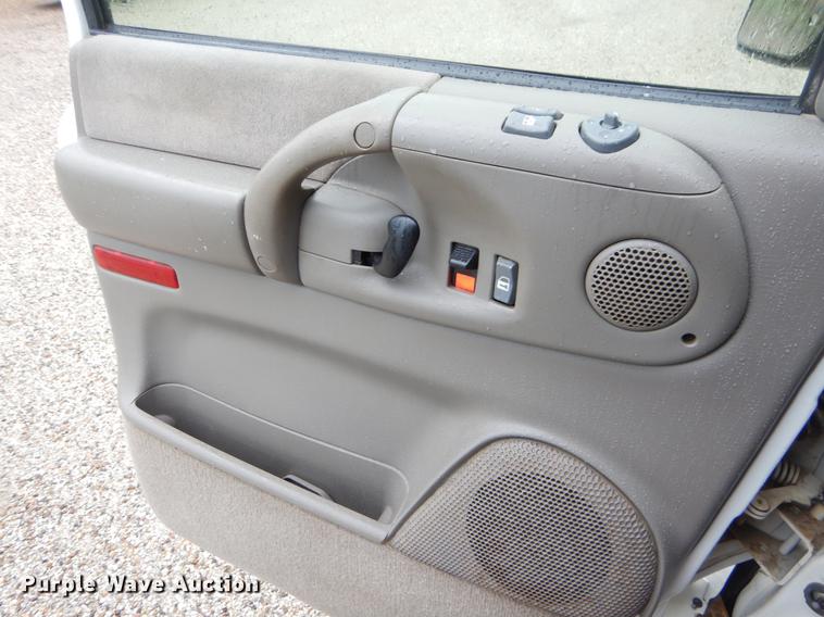 image for item EK9607 2005 Chevrolet Astro van