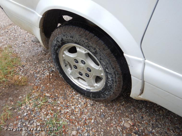 image for item EK9607 2005 Chevrolet Astro van