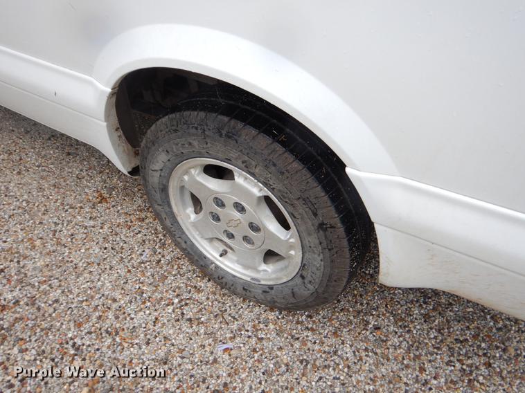 image for item EK9607 2005 Chevrolet Astro van