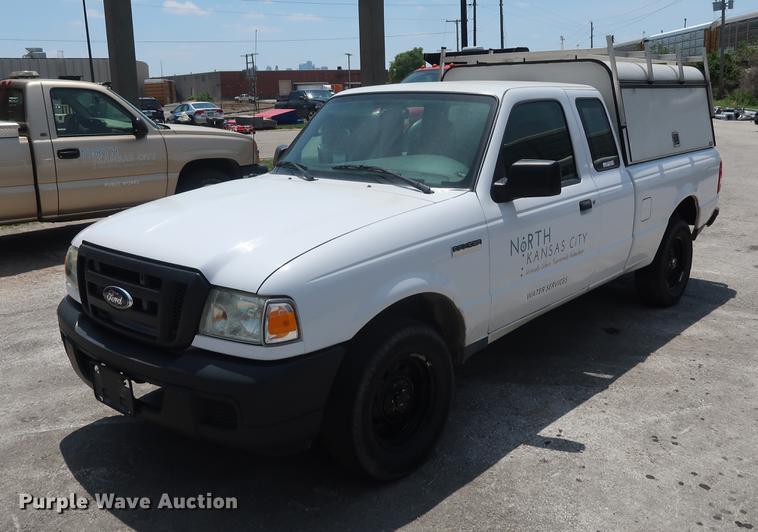 image for item EP9406 2006 Ford Ranger SuperCab pickup truck