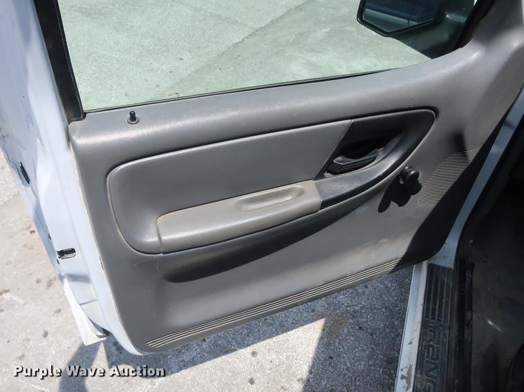 image for item EP9406 2006 Ford Ranger SuperCab pickup truck