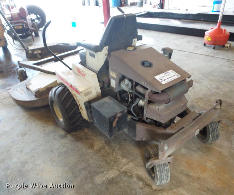image for item K6268 1993 Grasshopper 725 lawn mower