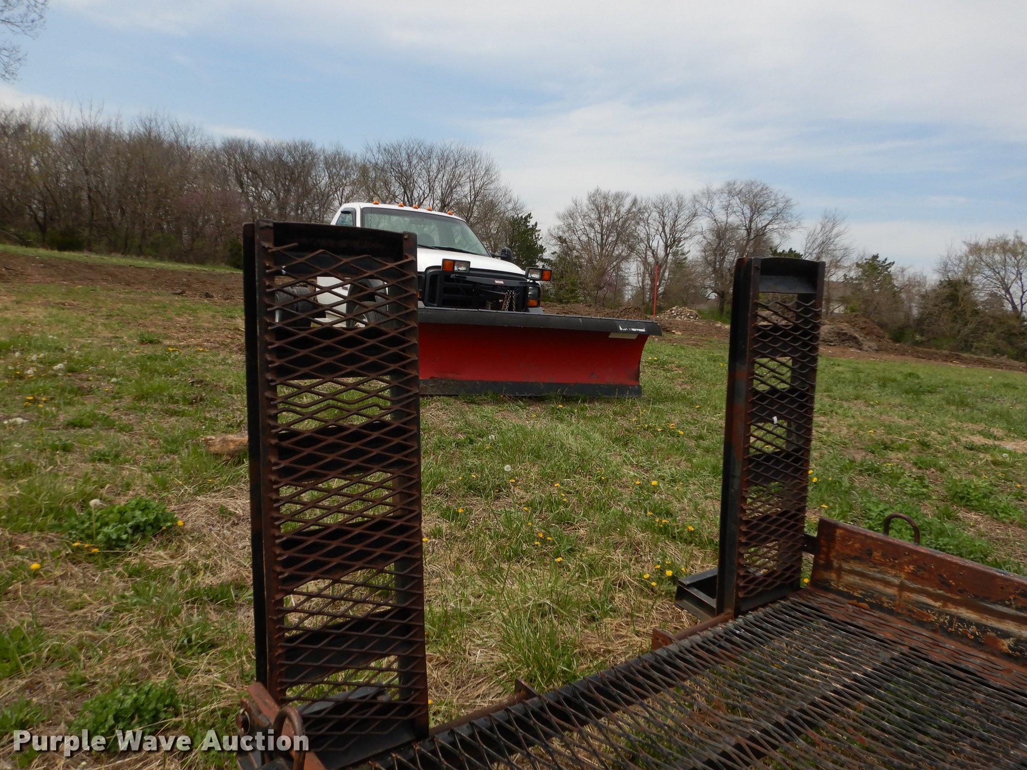 1997 Felling utility trailer in Olathe, KS Item DB6184 sold Purple Wave