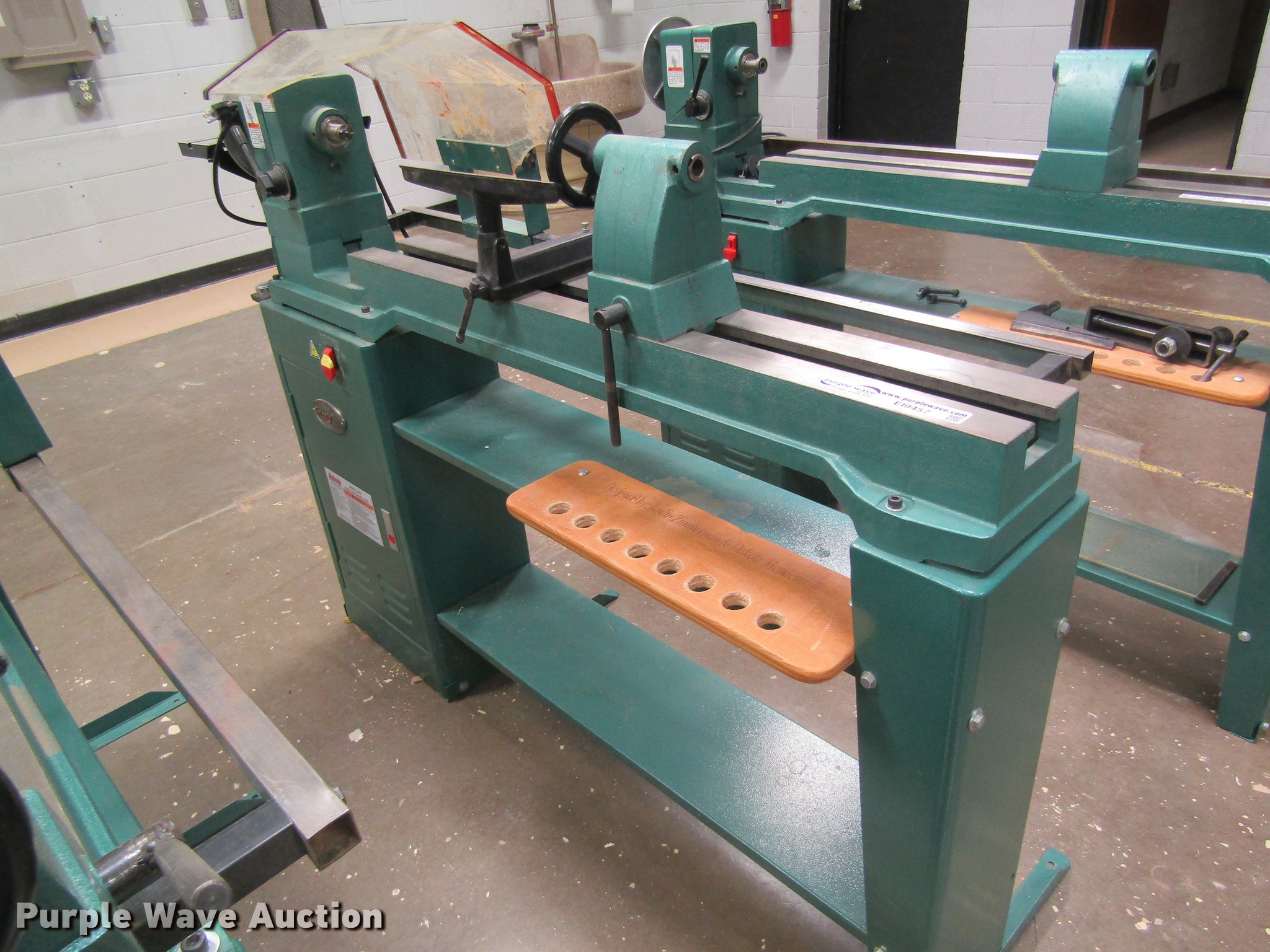 Grizzly wood lathe in Concordia, KS Item EI9457 sold Purple Wave