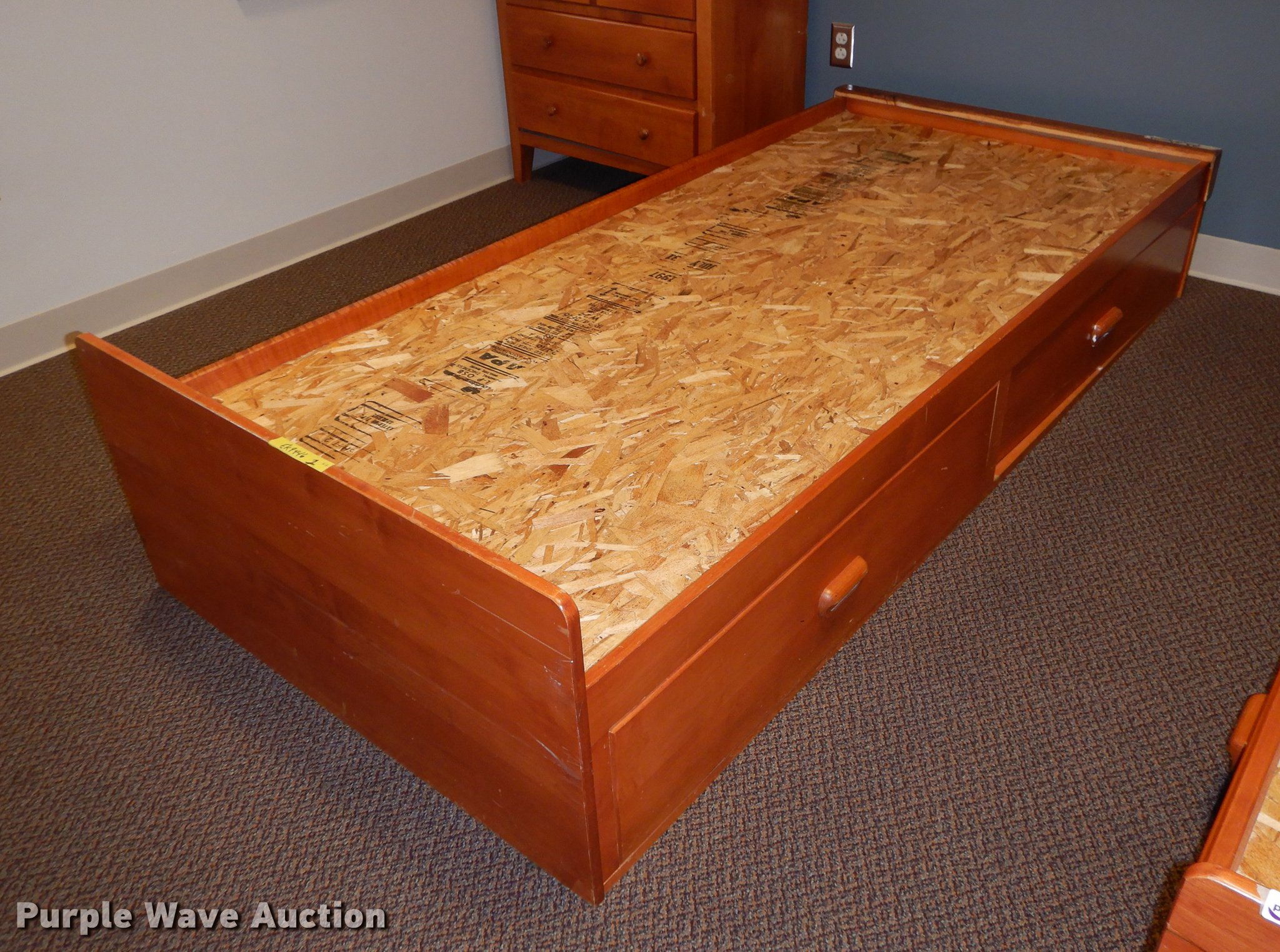 (15) beds in Kansas City, KS Item EK9446 sold Purple Wave