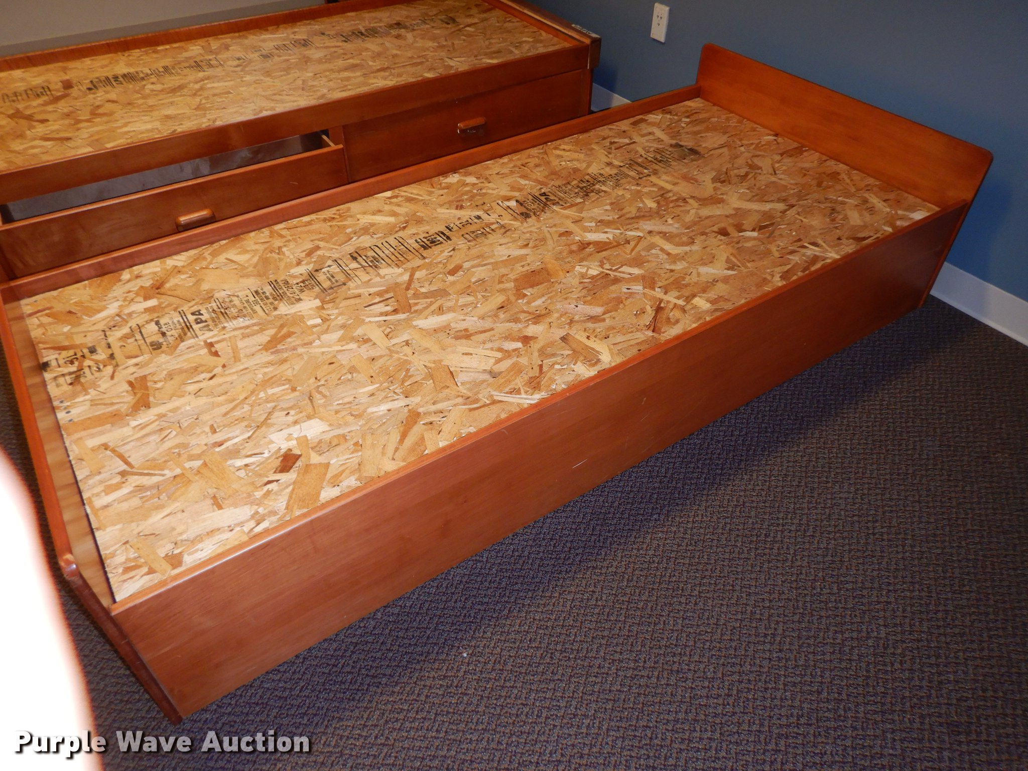 (15) beds in Kansas City, KS Item EK9446 sold Purple Wave