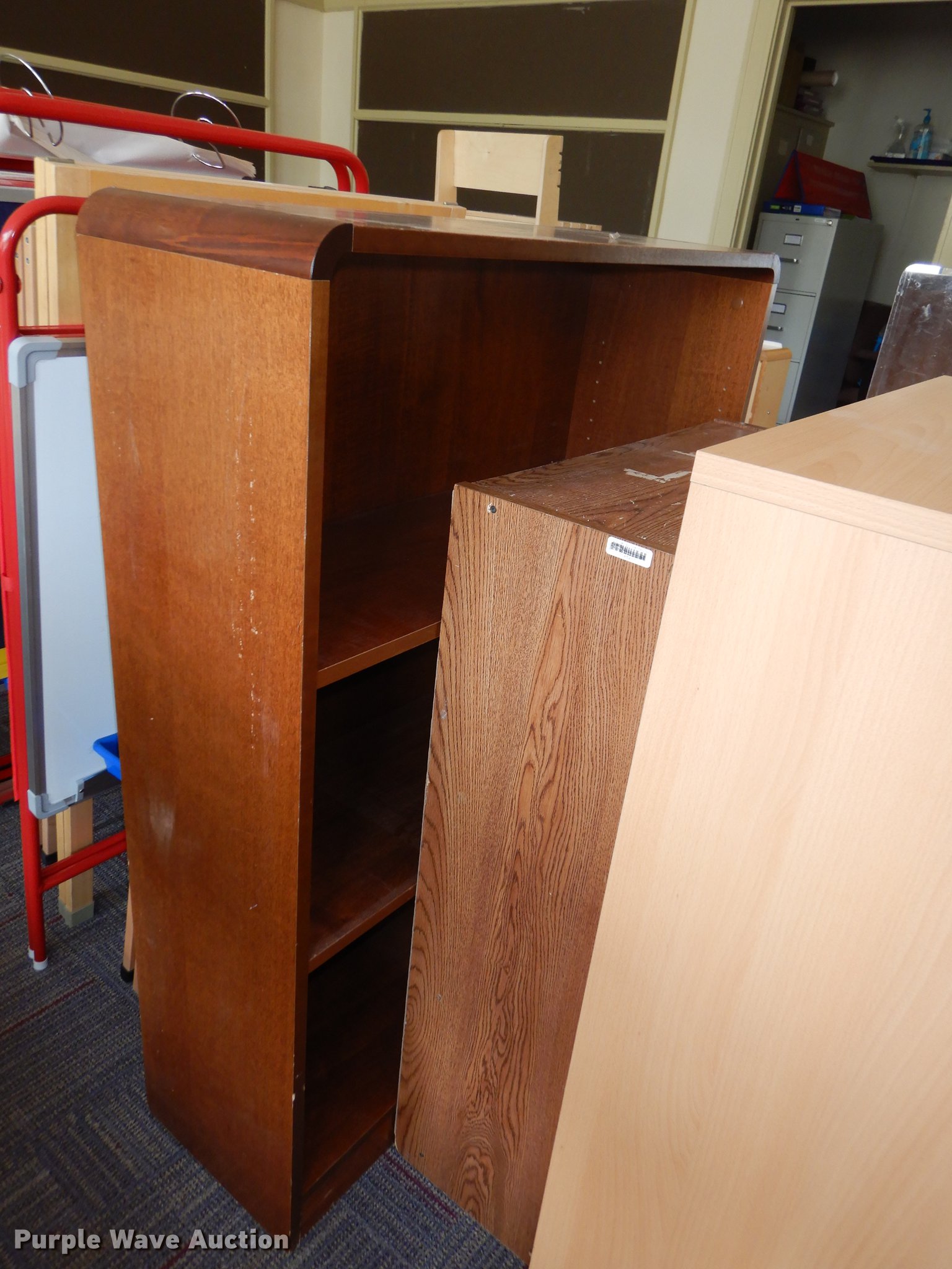 Furniture in Manhattan, KS Item EK9469 sold Purple Wave