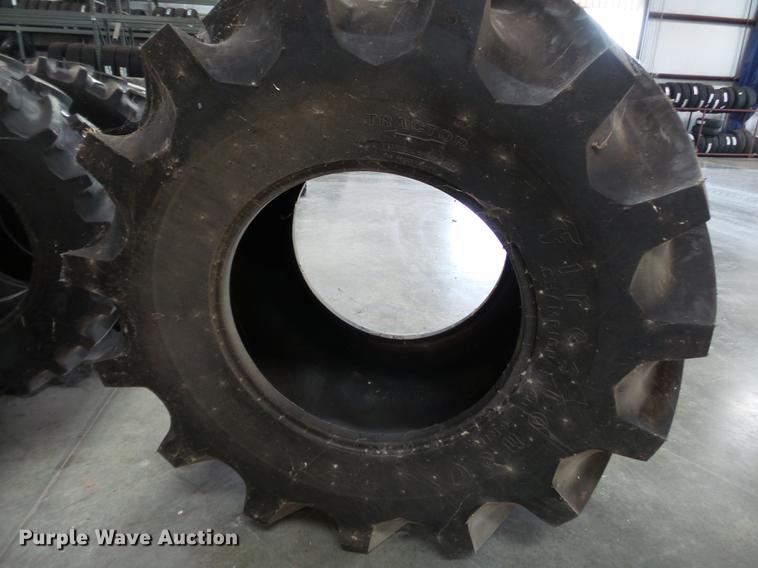 image for item CD9555 (2) Firestone R-2 30.5-32 tires