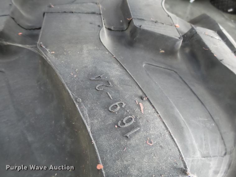 image for item CD9556 (4) tires