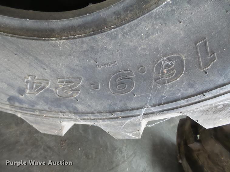 image for item CD9556 (4) tires