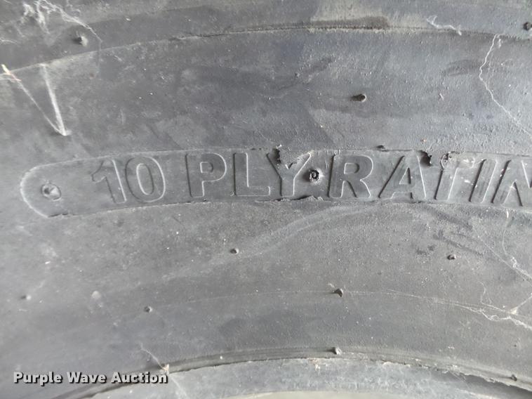 image for item CD9556 (4) tires