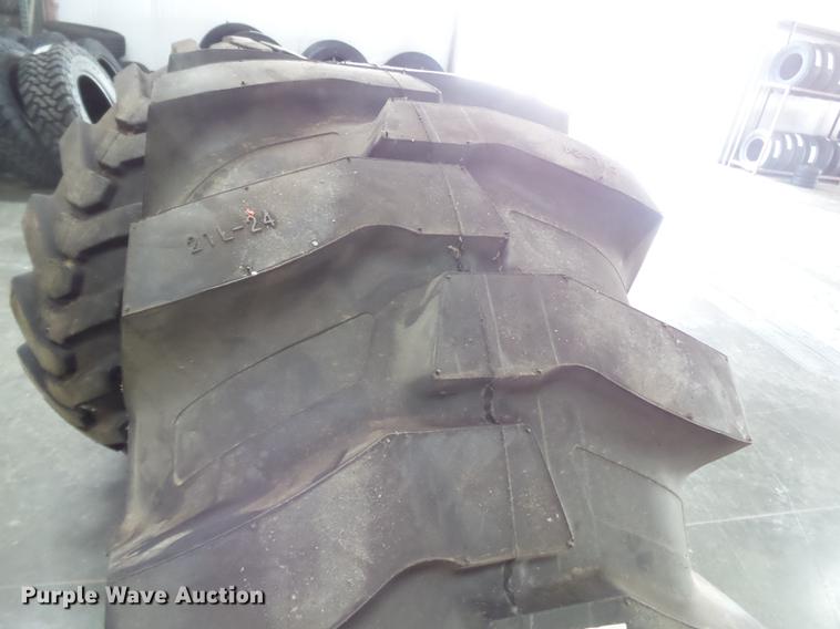 image for item CD9556 (4) tires