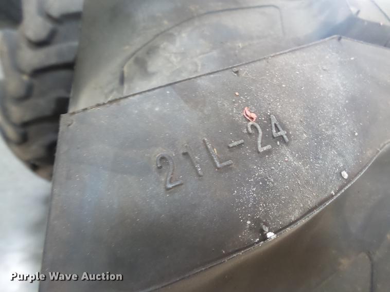 image for item CD9556 (4) tires