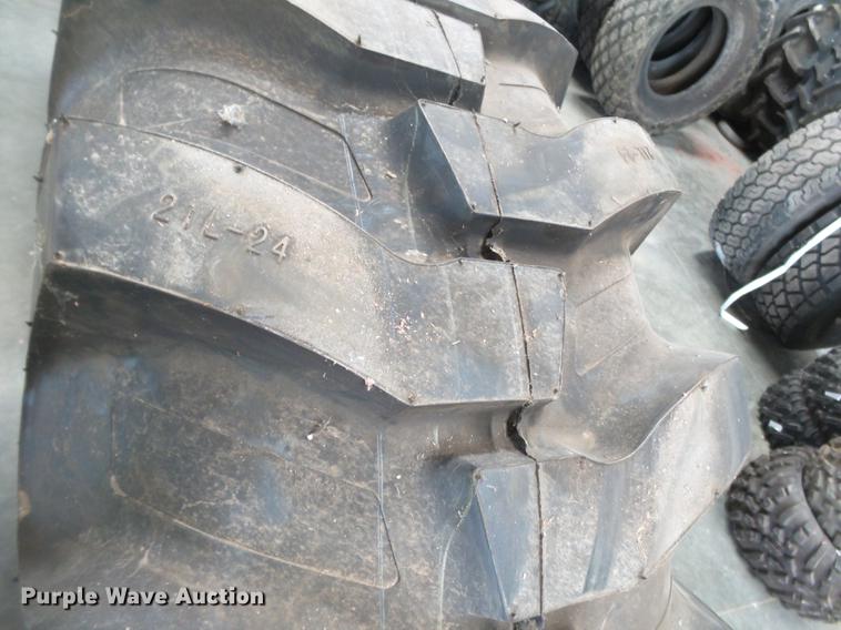 image for item CD9556 (4) tires