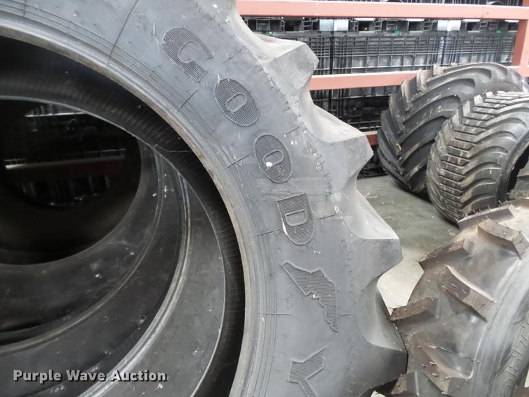 image for item CD9561 (5) tires