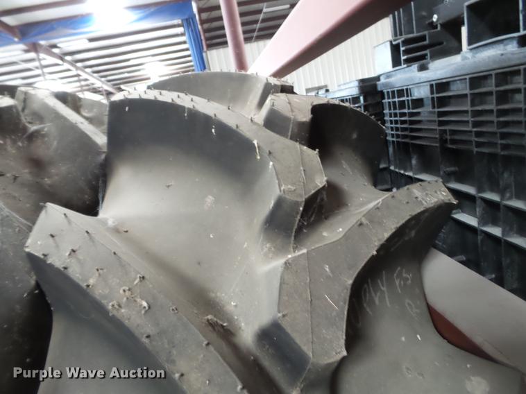 image for item CD9561 (5) tires