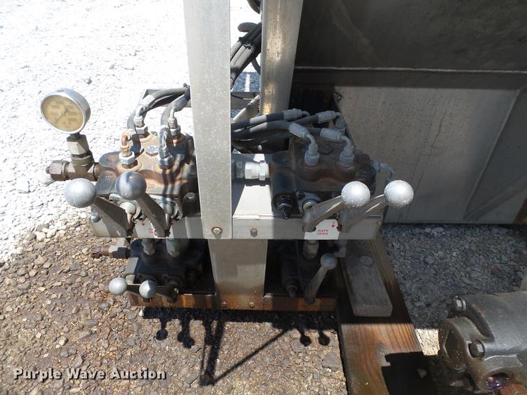 image for item DB7093 Adams 600T fertilizer tender bed