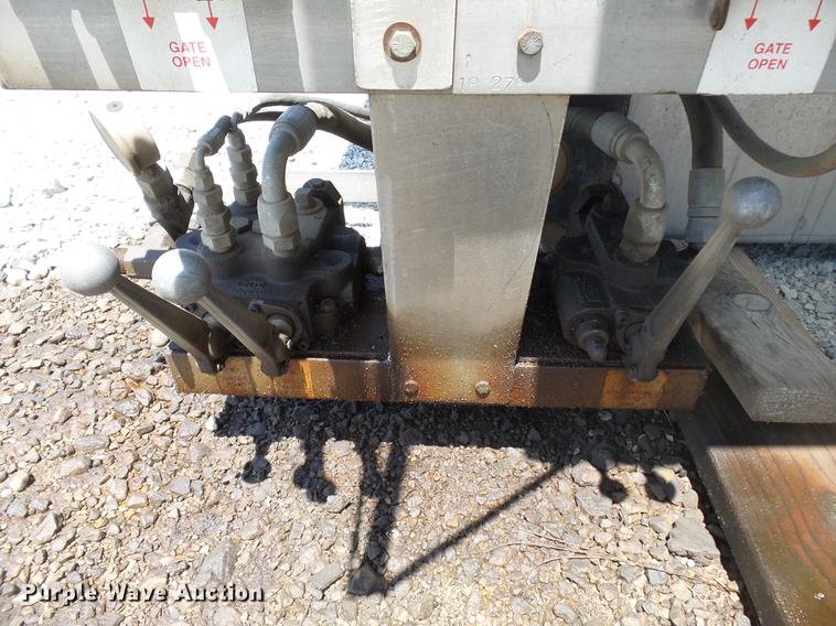 image for item DB7093 Adams 600T fertilizer tender bed