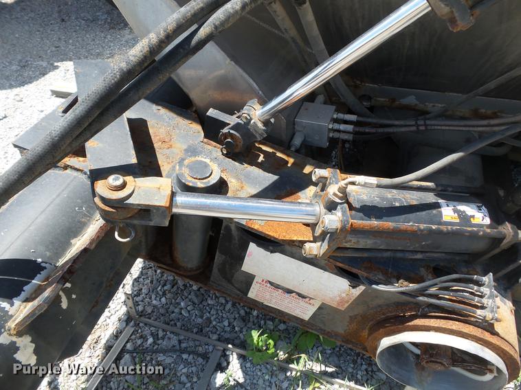 image for item DB7093 Adams 600T fertilizer tender bed