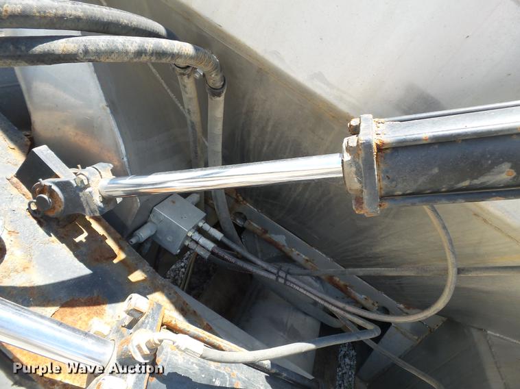 image for item DB7093 Adams 600T fertilizer tender bed