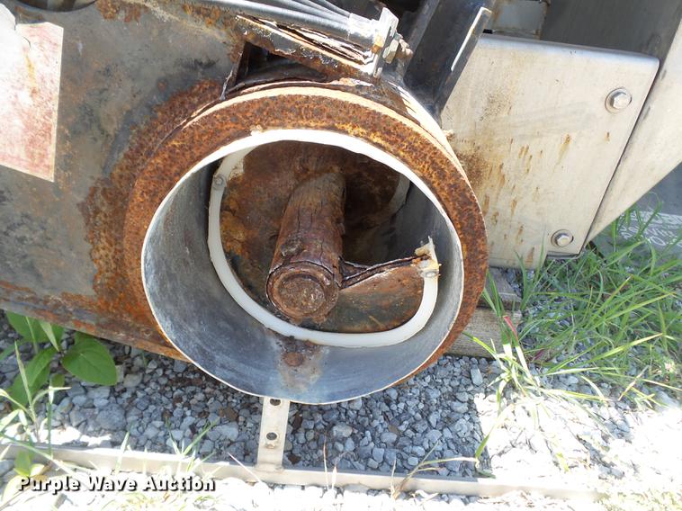 image for item DB7093 Adams 600T fertilizer tender bed