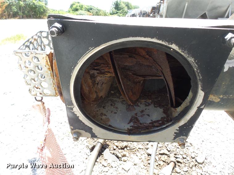 image for item DB7094 Adams 600T fertilizer tender bed