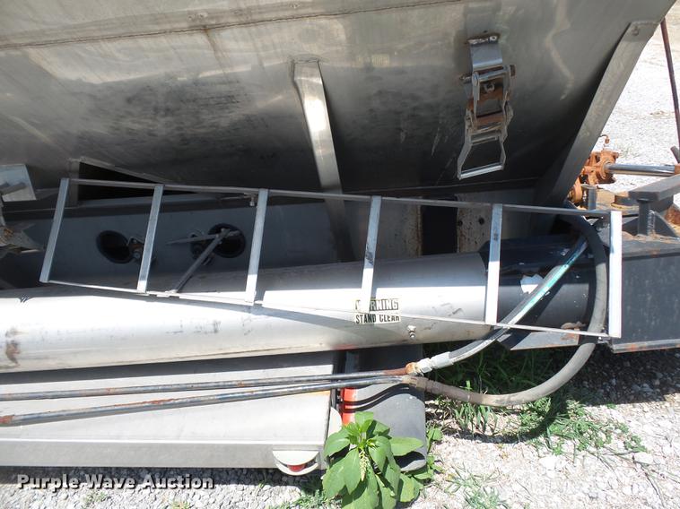 image for item DB7094 Adams 600T fertilizer tender bed