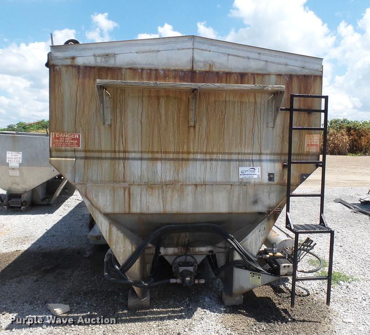 image for item DB7095 Adams 600T fertilizer tender bed