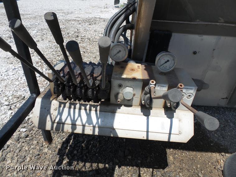 image for item DB7095 Adams 600T fertilizer tender bed